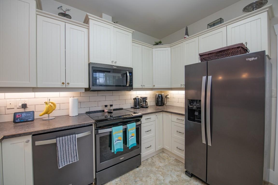 









2402


35

Avenue,
Vernon,




BC
V1T 2S4

