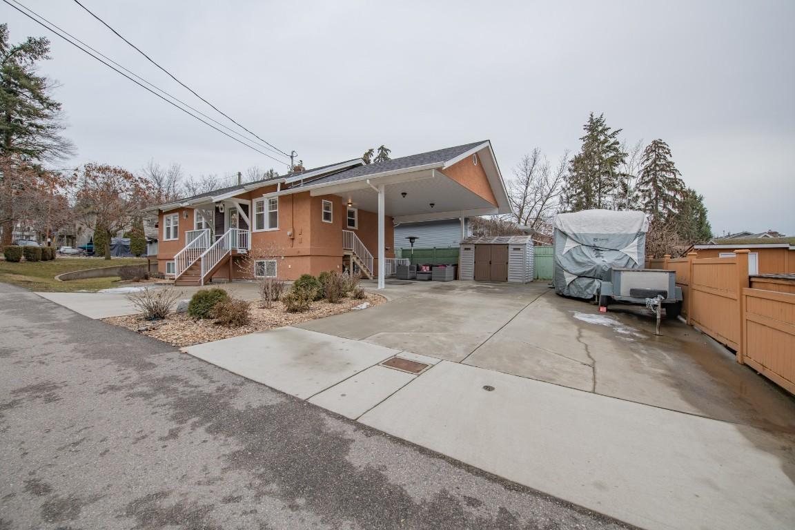 









2402


35

Avenue,
Vernon,




BC
V1T 2S4

