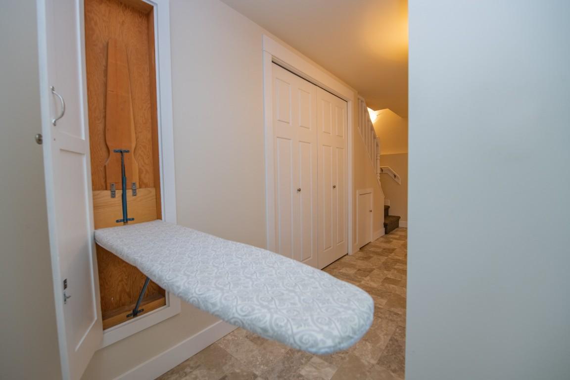 









2402


35

Avenue,
Vernon,




BC
V1T 2S4

