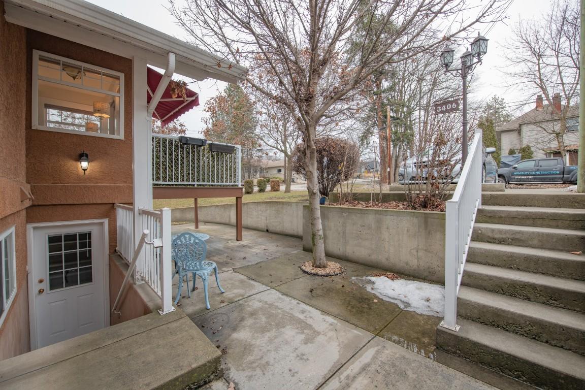 









2402


35

Avenue,
Vernon,




BC
V1T 2S4

