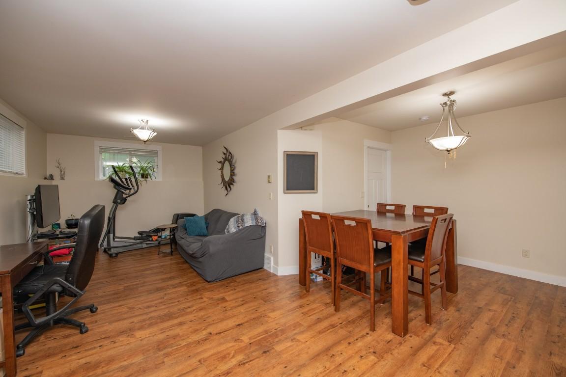 









2402


35

Avenue,
Vernon,




BC
V1T 2S4

