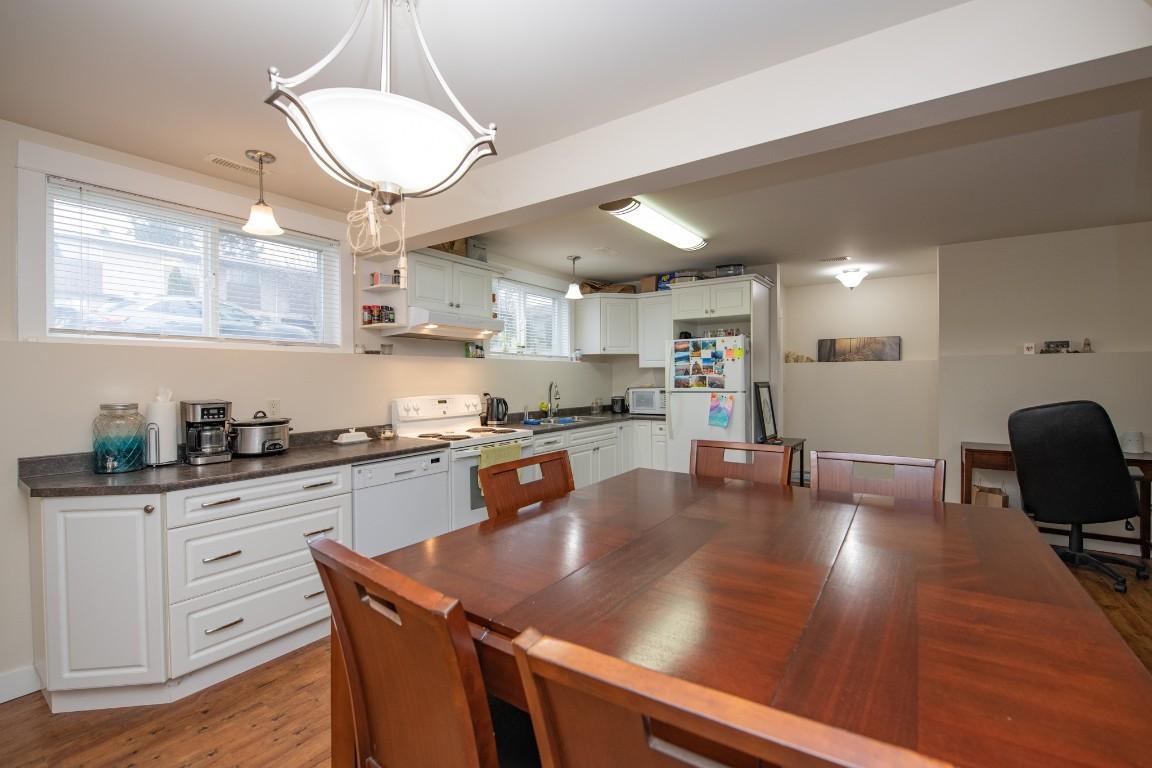 









2402


35

Avenue,
Vernon,




BC
V1T 2S4


