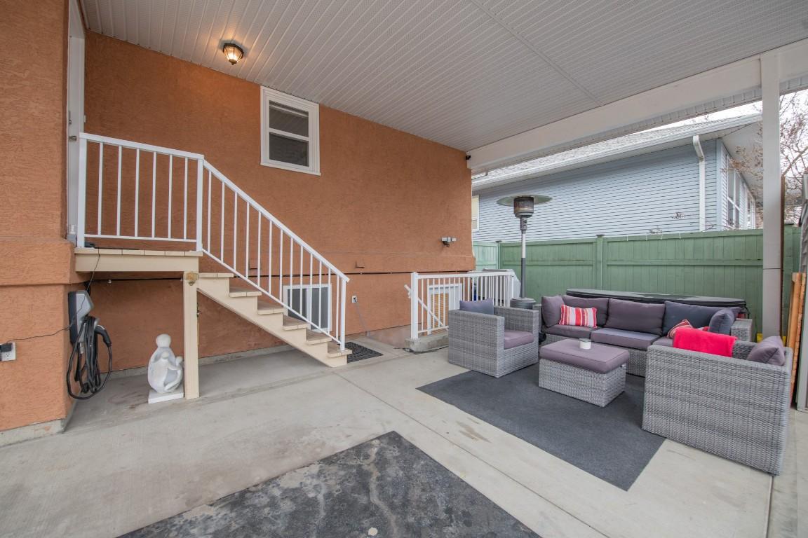 









2402


35

Avenue,
Vernon,




BC
V1T 2S4


