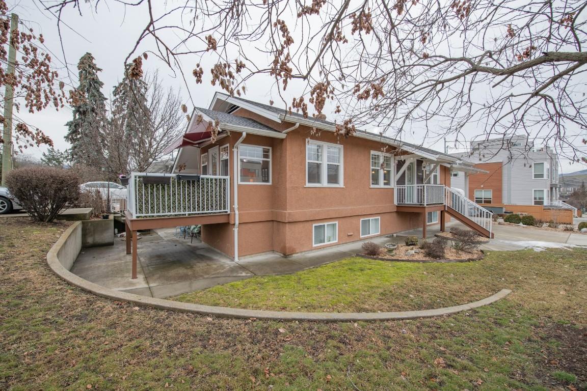 









2402


35

Avenue,
Vernon,




BC
V1T 2S4

