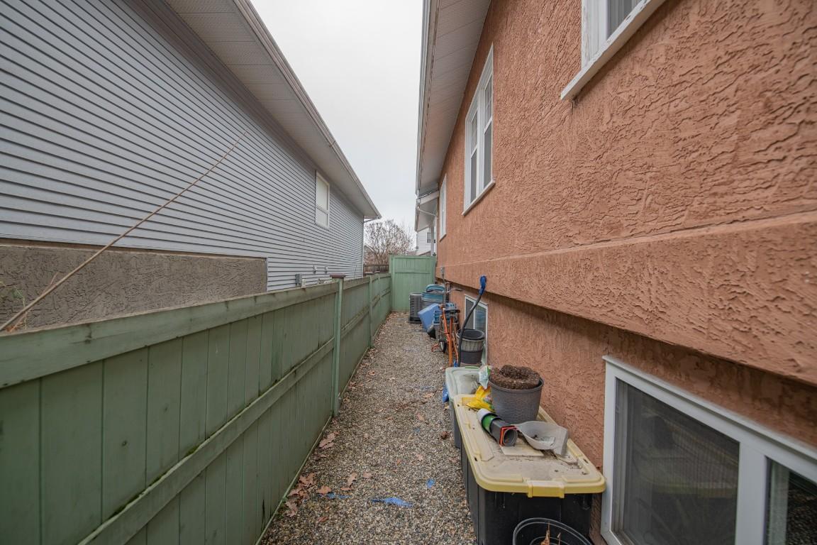









2402


35

Avenue,
Vernon,




BC
V1T 2S4


