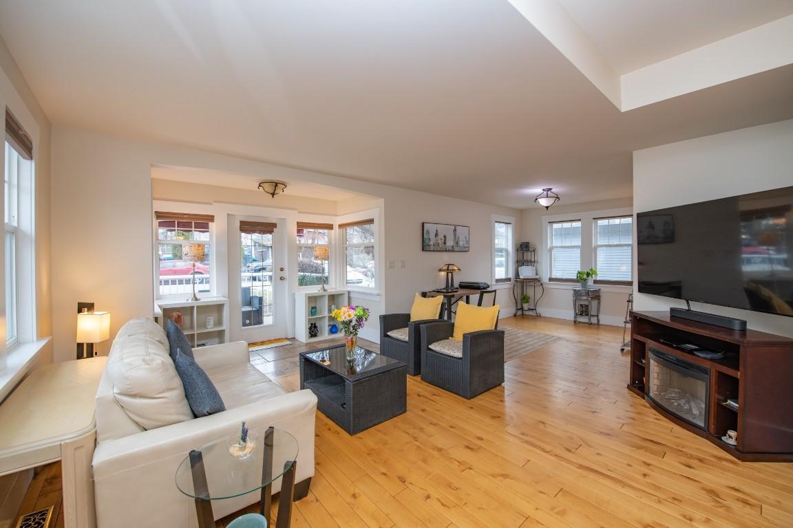 









2402


35

Avenue,
Vernon,




BC
V1T 2S4

