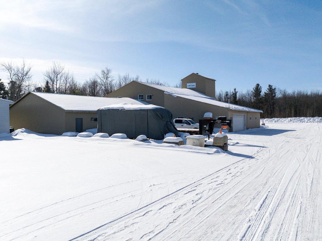 









4222


Mtée Gagnon

,
Terrebonne (Terrebonne),




QC
J6Y1K9

