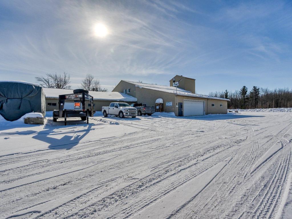 









4222


Mtée Gagnon

,
Terrebonne (Terrebonne),




QC
J6Y1K9

