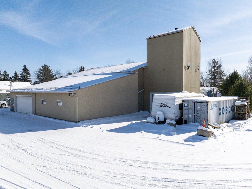 









4222


Mtée Gagnon

,
Terrebonne (Terrebonne),




QC
J6Y1K9

