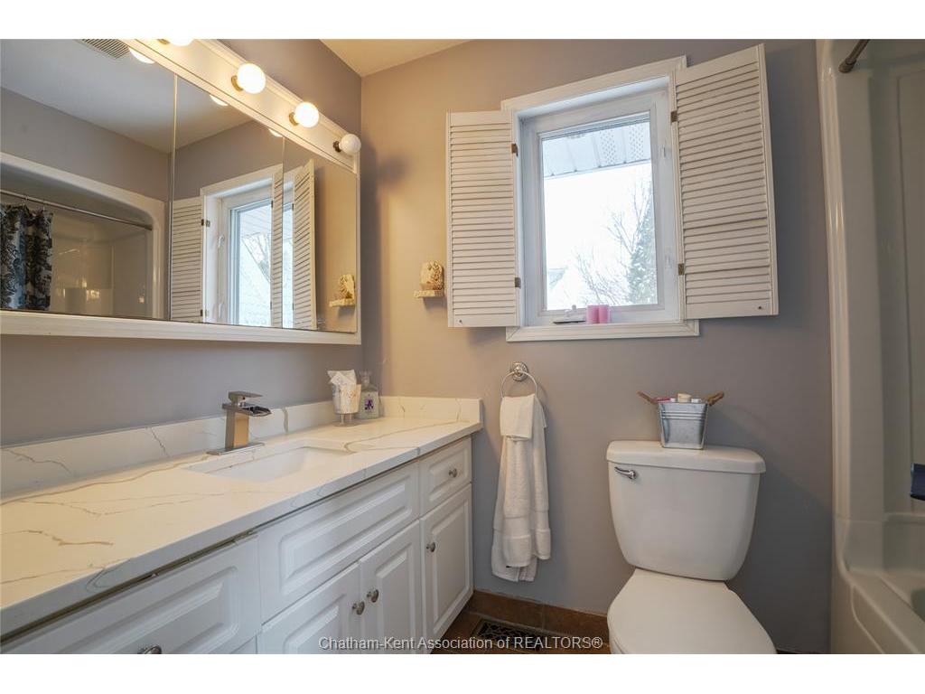 









59


Blossom

Place,
Chatham,




ON
N7L 5L4

