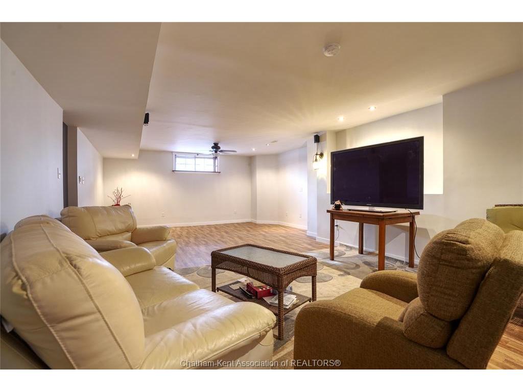









59


Blossom

Place,
Chatham,




ON
N7L 5L4


