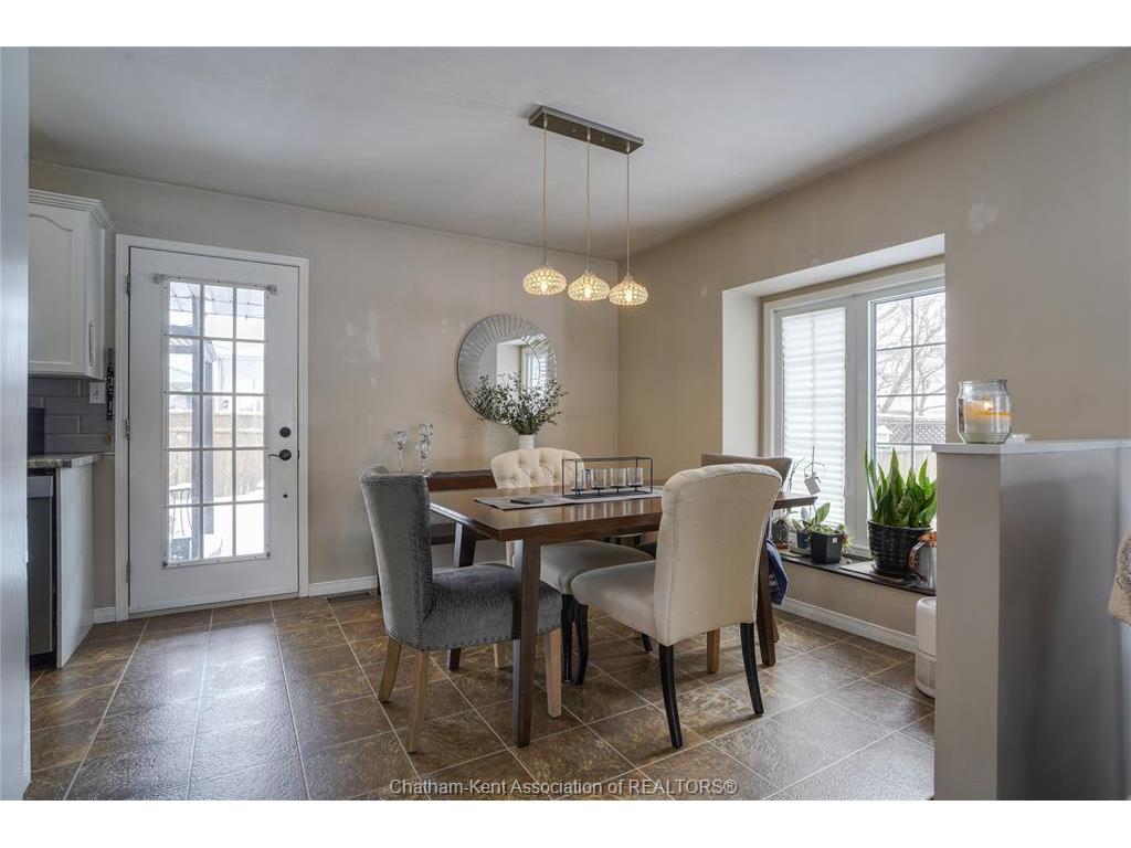 









59


Blossom

Place,
Chatham,




ON
N7L 5L4

