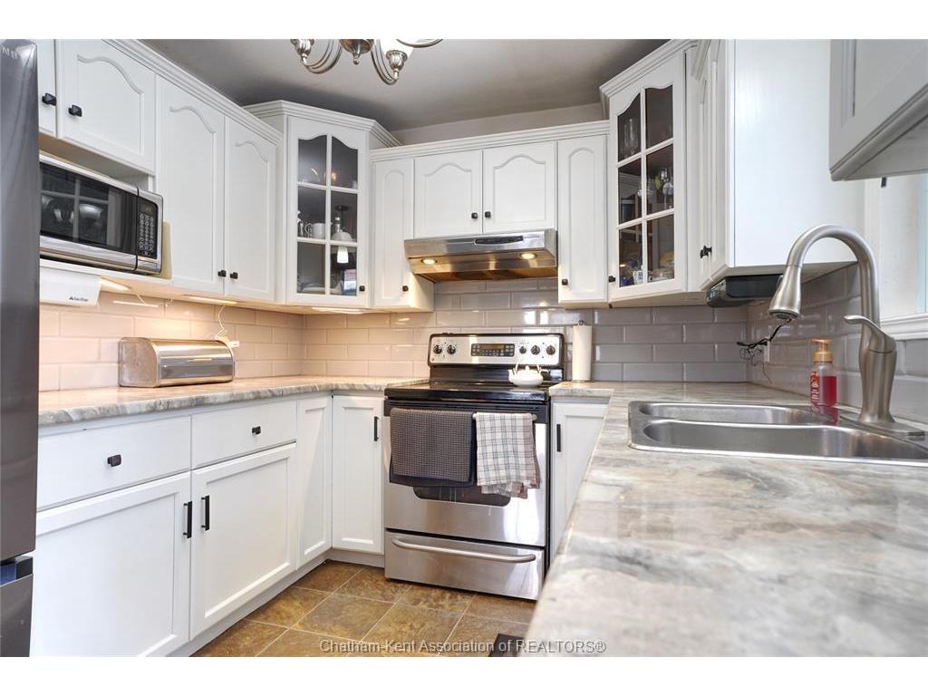









59


Blossom

Place,
Chatham,




ON
N7L 5L4

