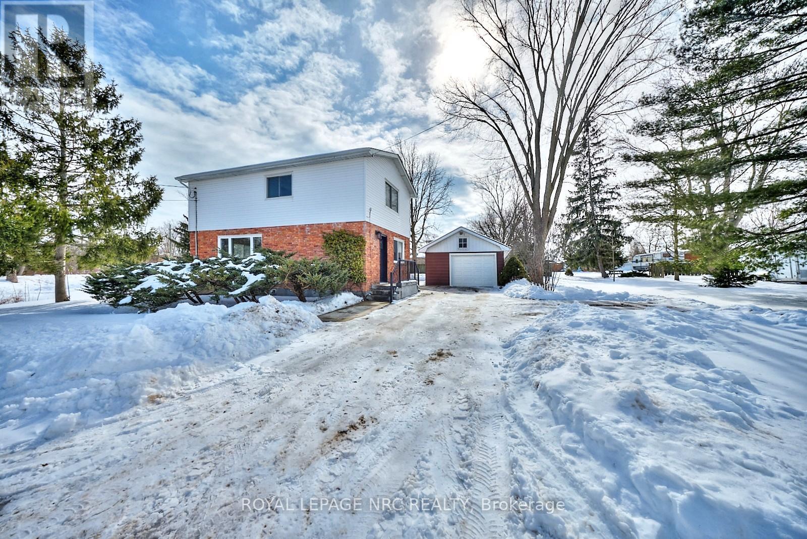 












21 MELROSE AVENUE

,
Thorold (561 - Port Robinson),




Ontario
L0S1K0

