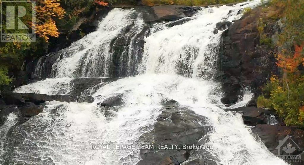 












LOT 17 BARK BAY TRAIL

,
Madawaska Valley,







Ontario
K0J1B0

