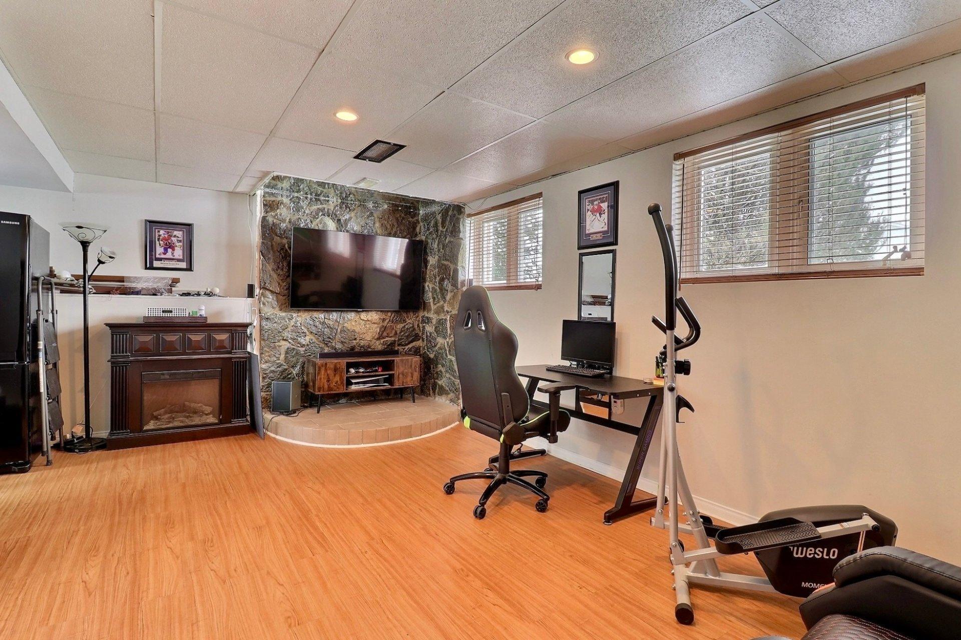 









79


Rue Bocage

,
Gatineau (Gatineau),




QC
J8T5W5

