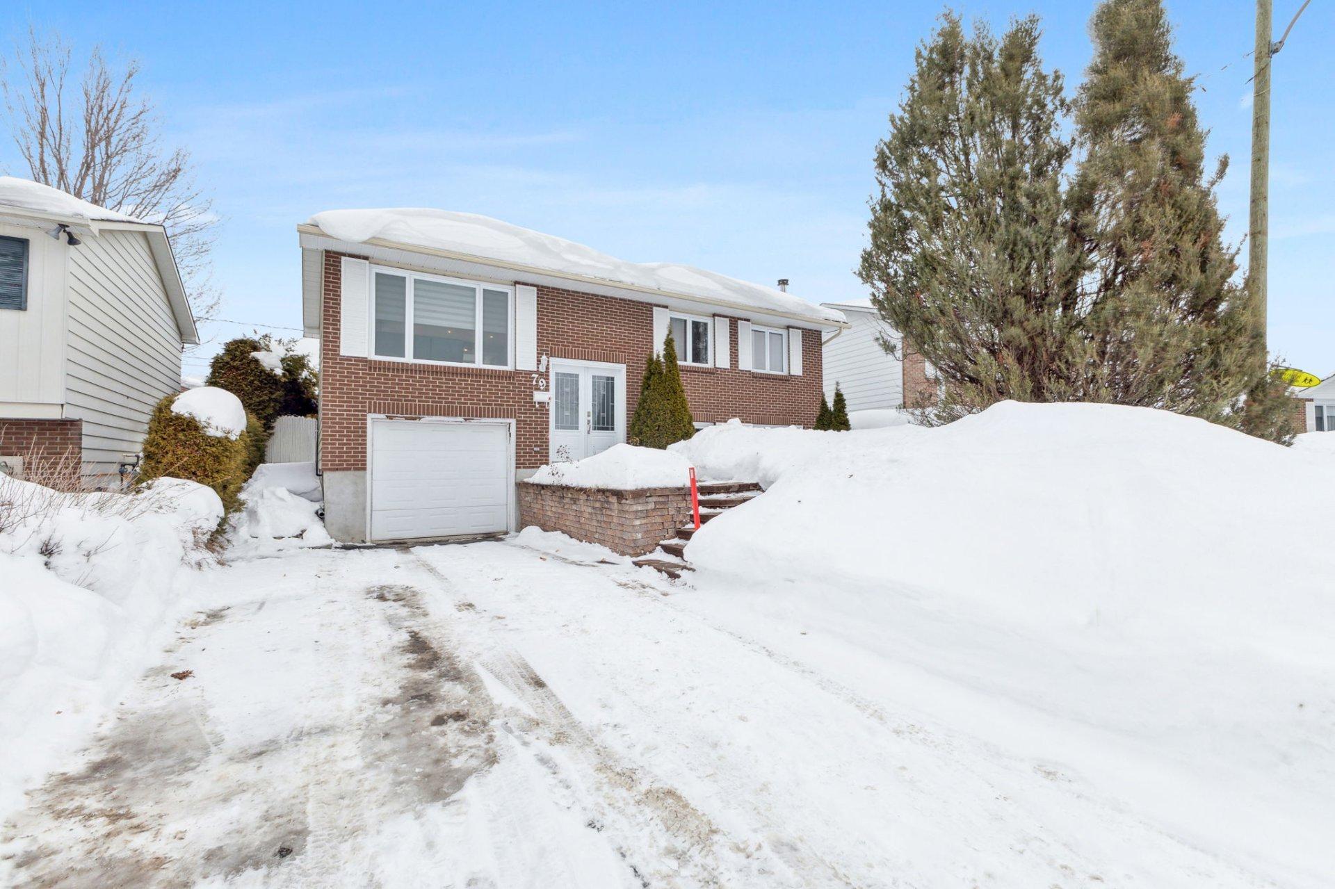 









79


Rue Bocage

,
Gatineau (Gatineau),




QC
J8T5W5


