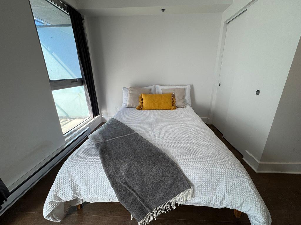 









101


Rue Peel

, 2059,
Montréal (Le Sud-Ouest),




QC
H3C0Y1

