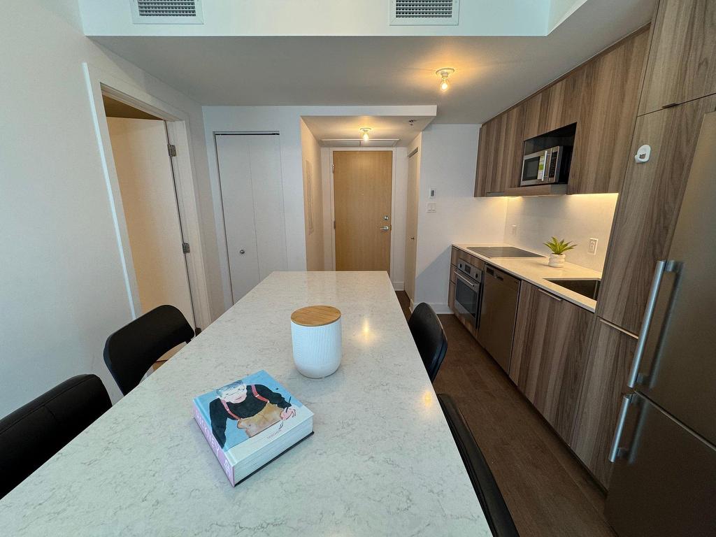 









101


Rue Peel

, 2059,
Montréal (Le Sud-Ouest),




QC
H3C0Y1

