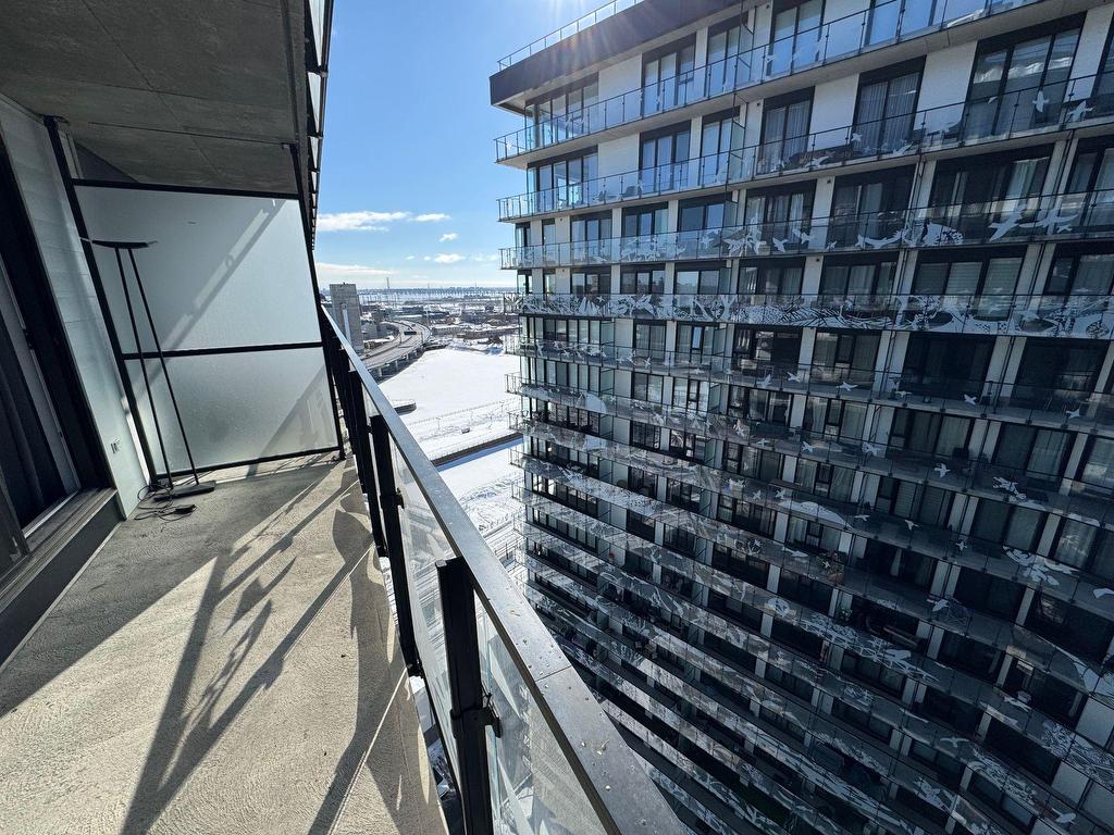 









101


Rue Peel

, 2059,
Montréal (Le Sud-Ouest),




QC
H3C0Y1

