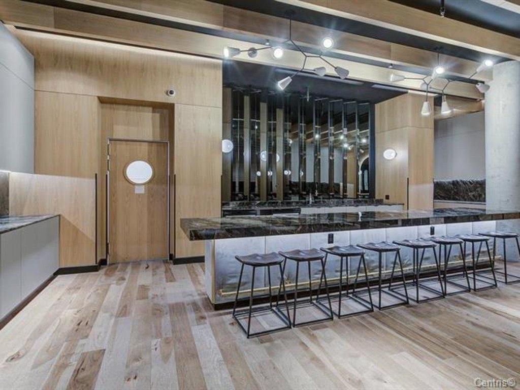 









101


Rue Peel

, 2059,
Montréal (Le Sud-Ouest),




QC
H3C0Y1

