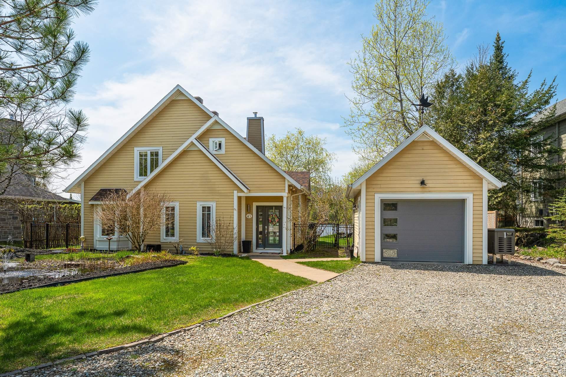 









43


Rue du Roitelet

,
Orford,




QC
J1X7N2

