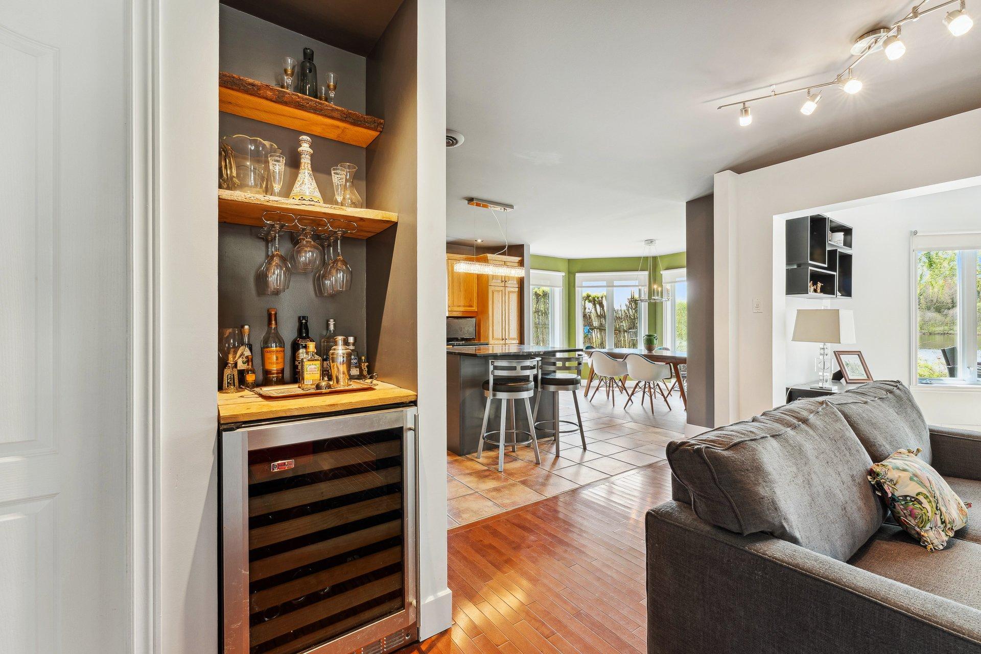 









43


Rue du Roitelet

,
Orford,




QC
J1X7N2

