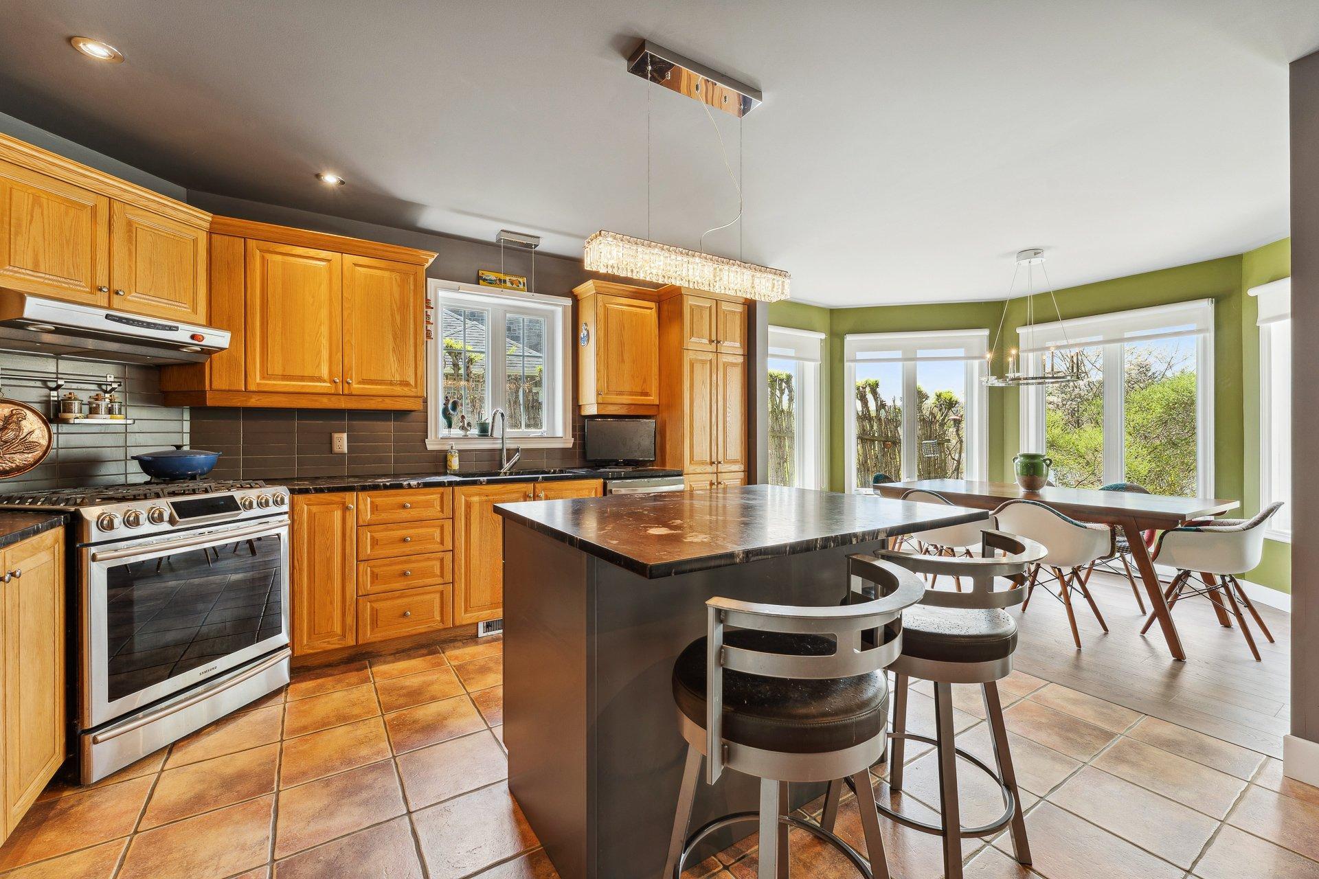 









43


Rue du Roitelet

,
Orford,




QC
J1X7N2

