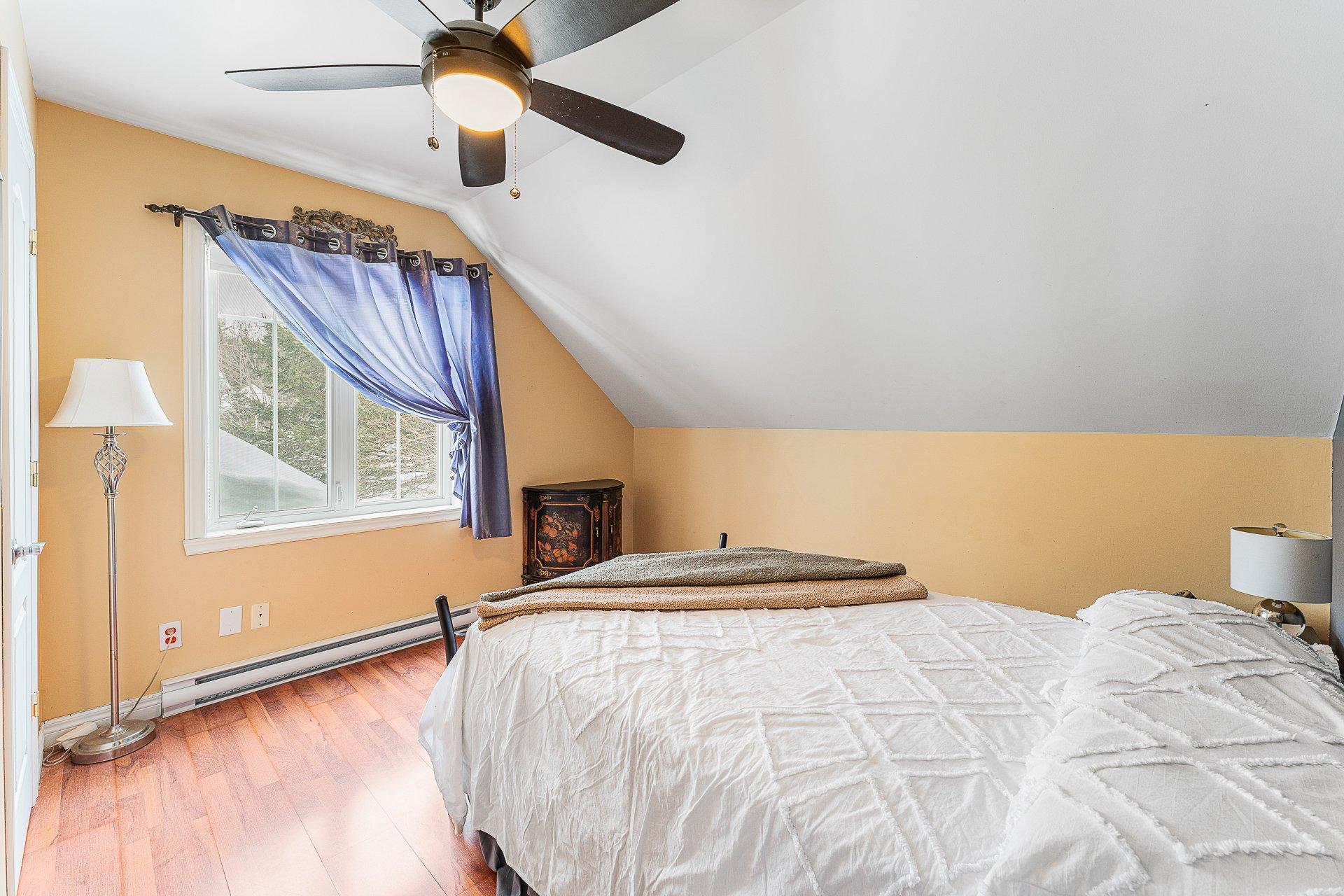 









43


Rue du Roitelet

,
Orford,




QC
J1X7N2

