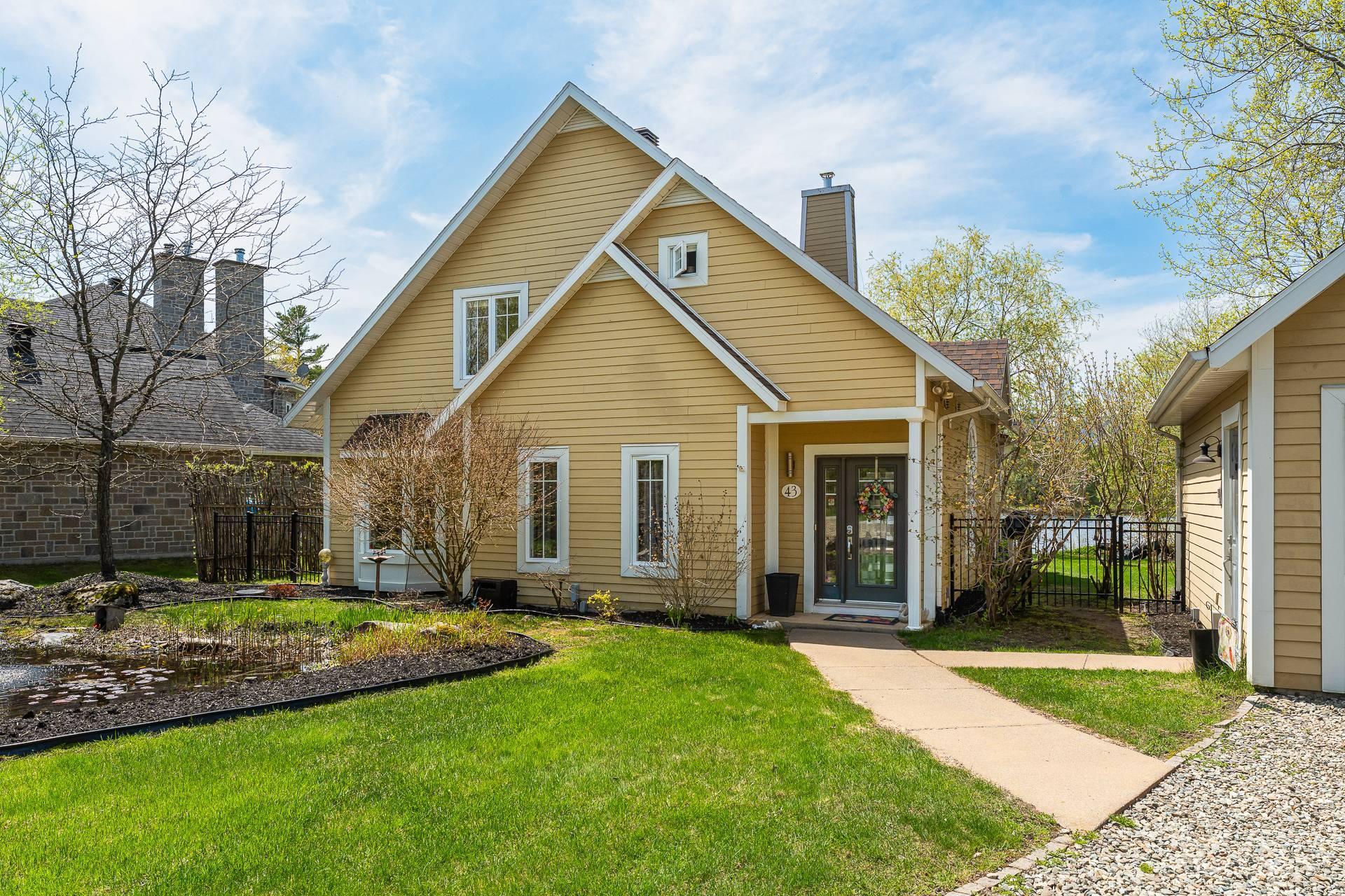 









43


Rue du Roitelet

,
Orford,




QC
J1X7N2

