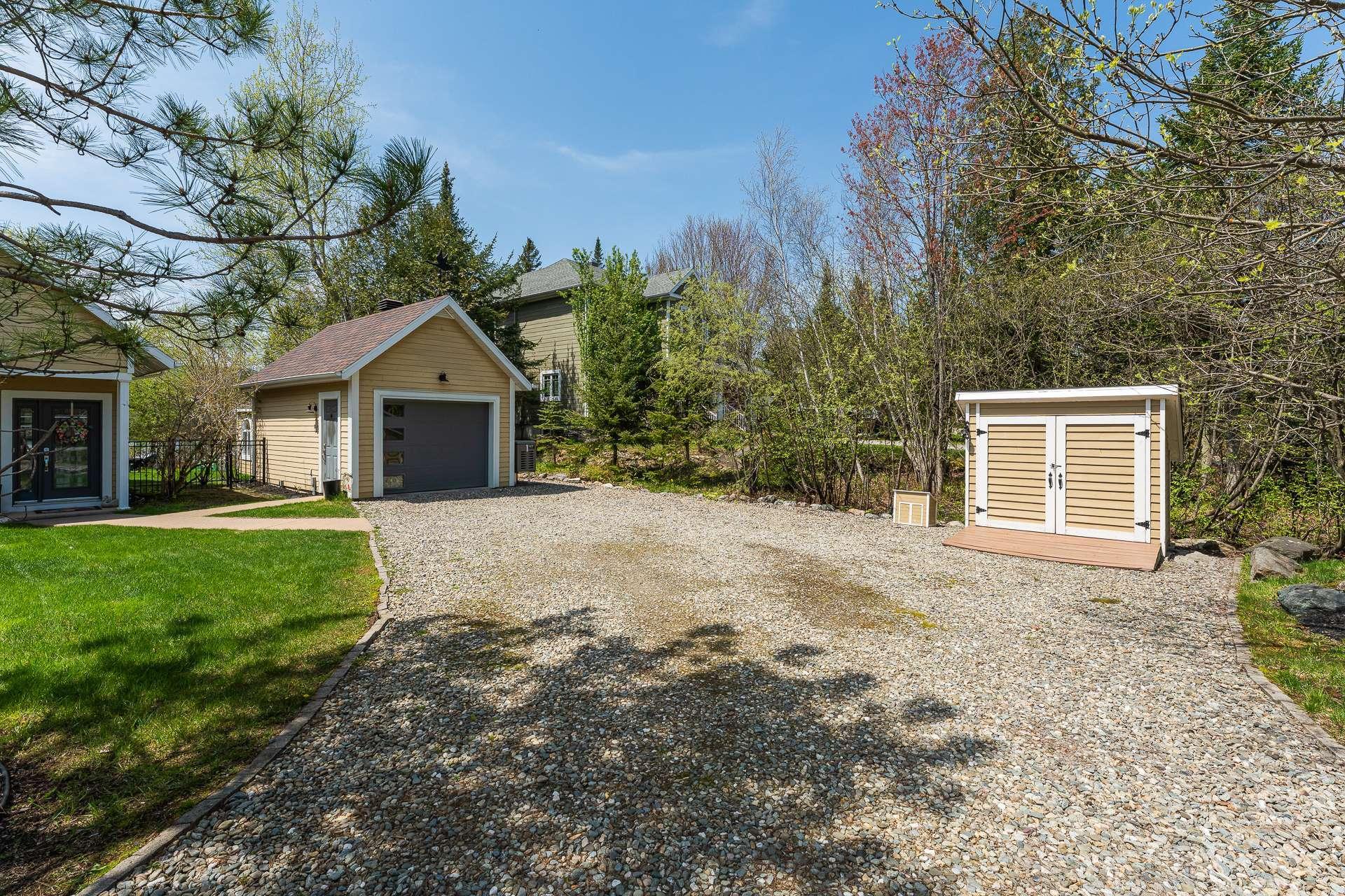 









43


Rue du Roitelet

,
Orford,




QC
J1X7N2

