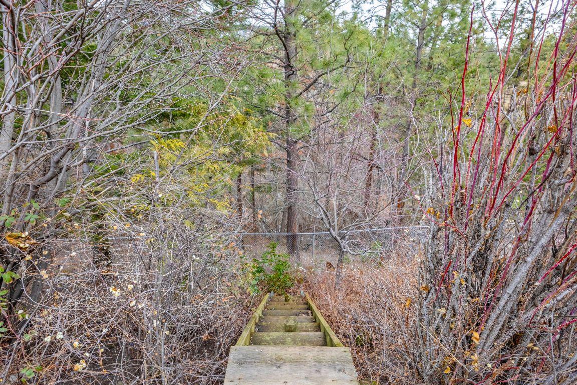 









3813


Glen Canyon

Drive,
West Kelowna,




BC
V4T 2P7

