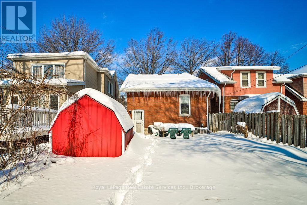












1105 KING STREET W

,
Hamilton (Westdale),




Ontario
L8S1L8

