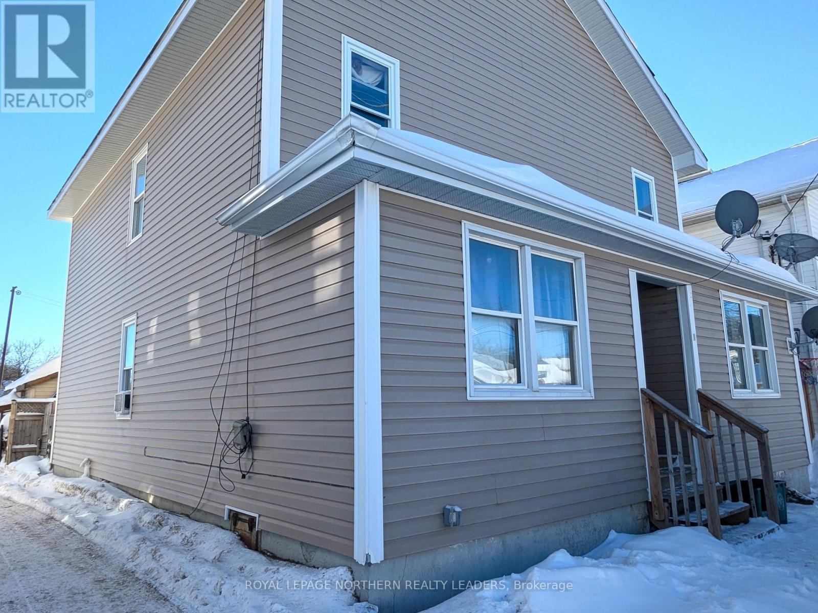 












11-15 AURA LAKE STREET

,
Timmins (SCH - Main Area),




Ontario
P0N1G0

