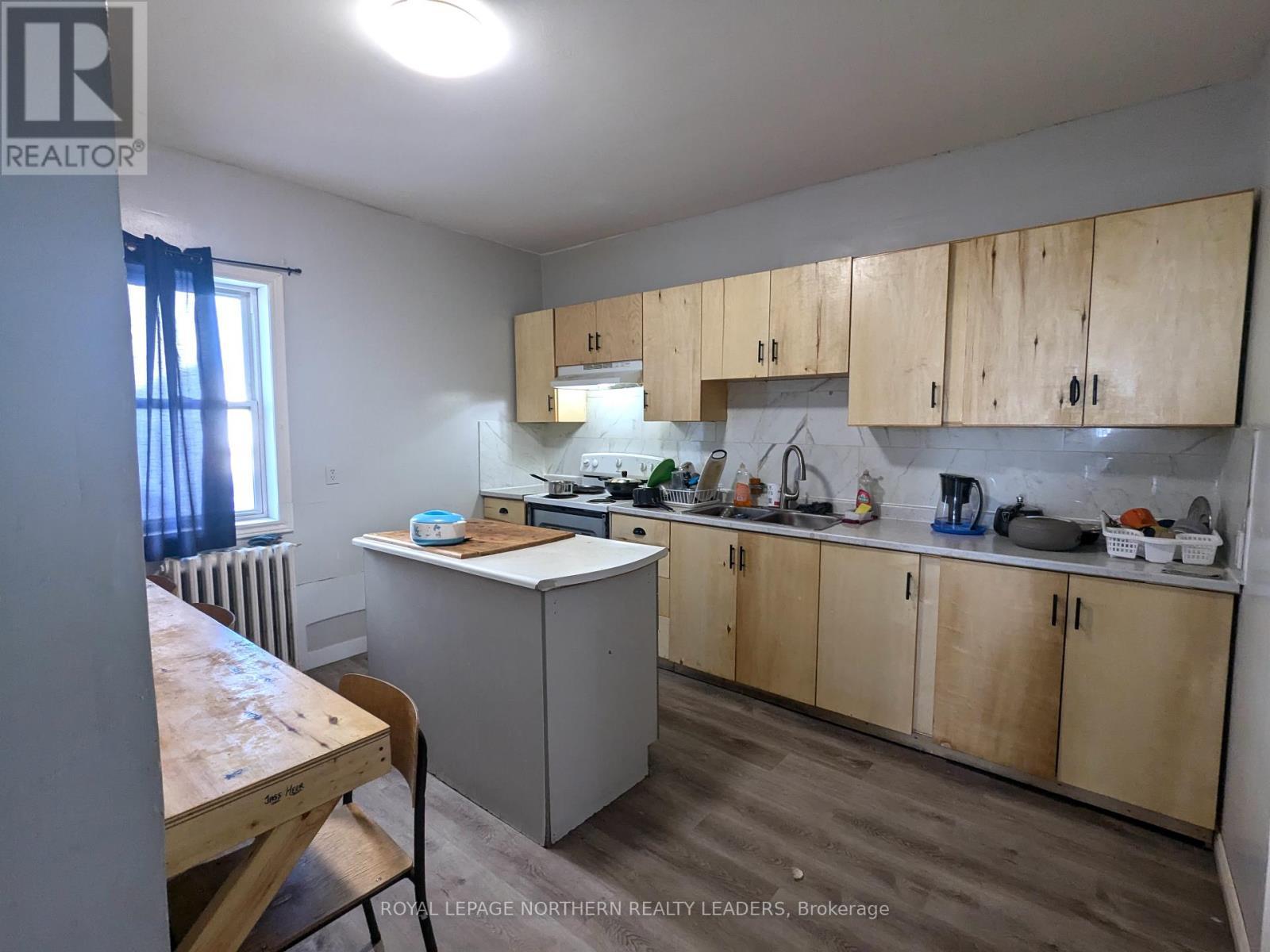 












11-15 AURA LAKE STREET

,
Timmins (SCH - Main Area),




Ontario
P0N1G0

