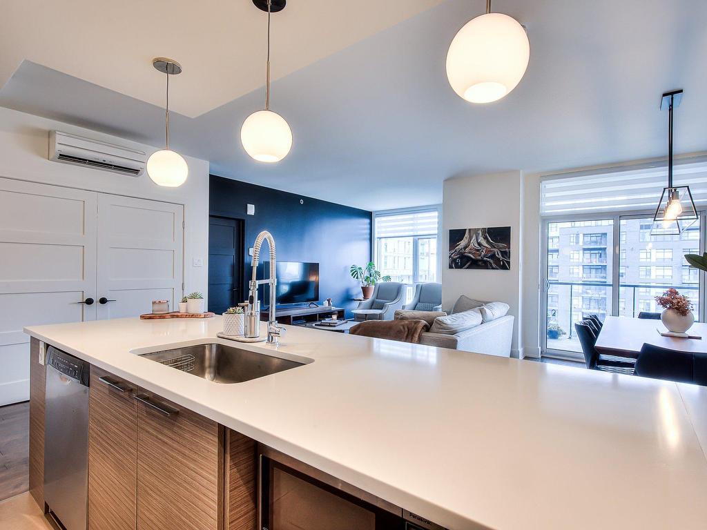 









2865


Av. du Cosmodôme

, 1104,
Laval (Chomedey),




QC
H7T0G6


