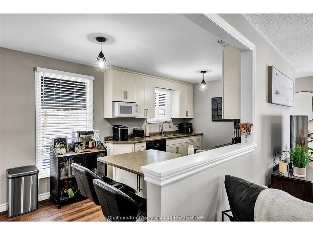 









695


Park

Avenue West, A,
Chatham,




ON
N7M1X3

