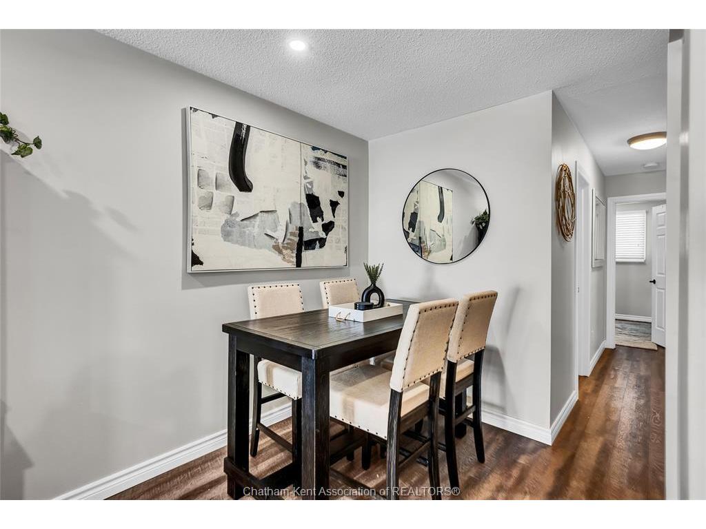 









695


Park

Avenue West, A,
Chatham,




ON
N7M1X3

