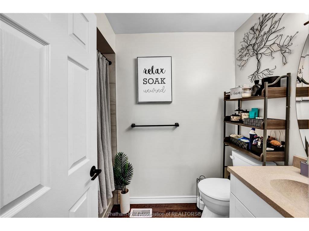 









695


Park

Avenue West, A,
Chatham,




ON
N7M1X3

