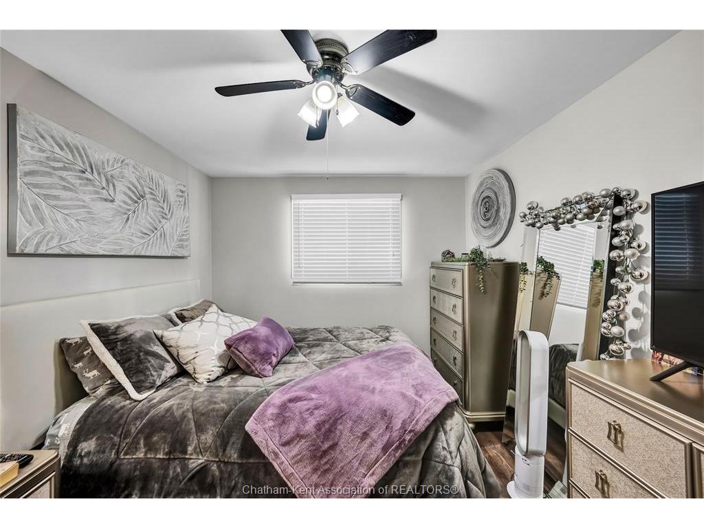 









695


Park

Avenue West, A,
Chatham,




ON
N7M1X3

