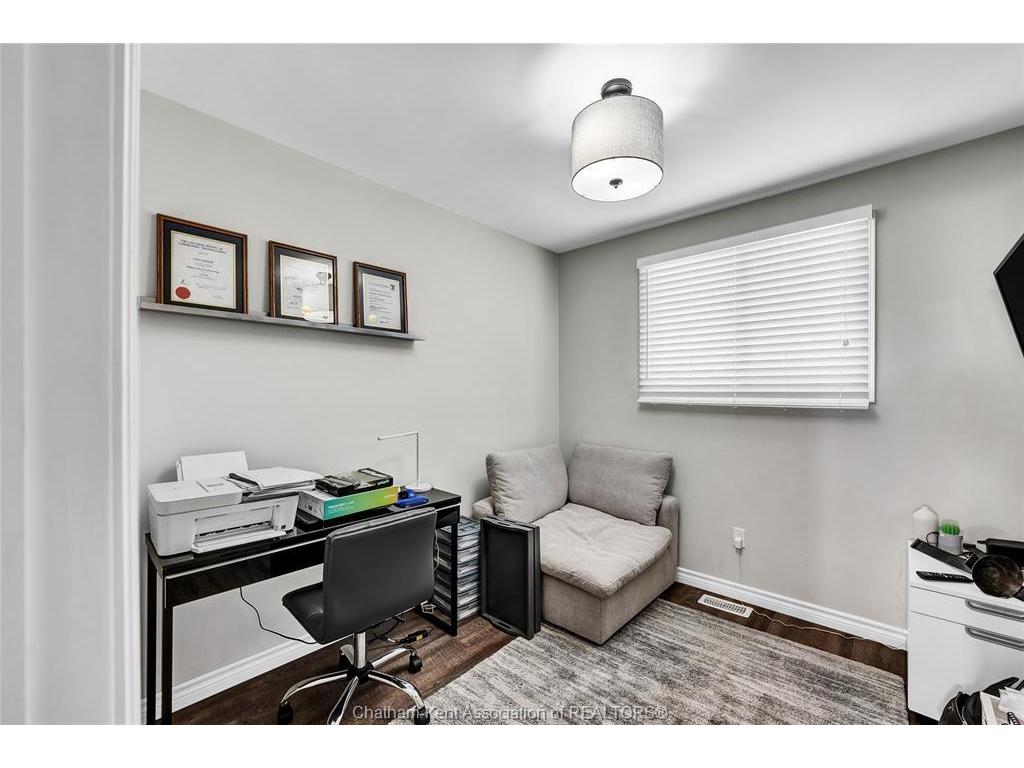 









695


Park

Avenue West, A,
Chatham,




ON
N7M1X3

