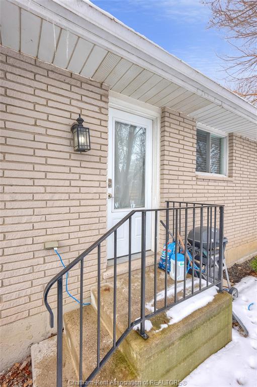 









695


Park

Avenue West, A,
Chatham,




ON
N7M1X3

