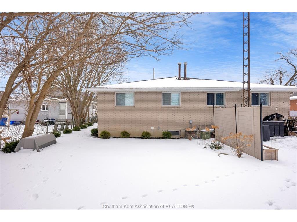 









695


Park

Avenue West, A,
Chatham,




ON
N7M1X3

