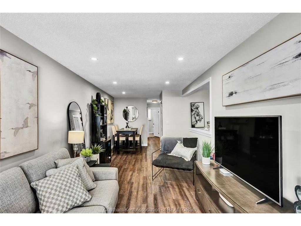 









695


Park

Avenue West, A,
Chatham,




ON
N7M1X3

