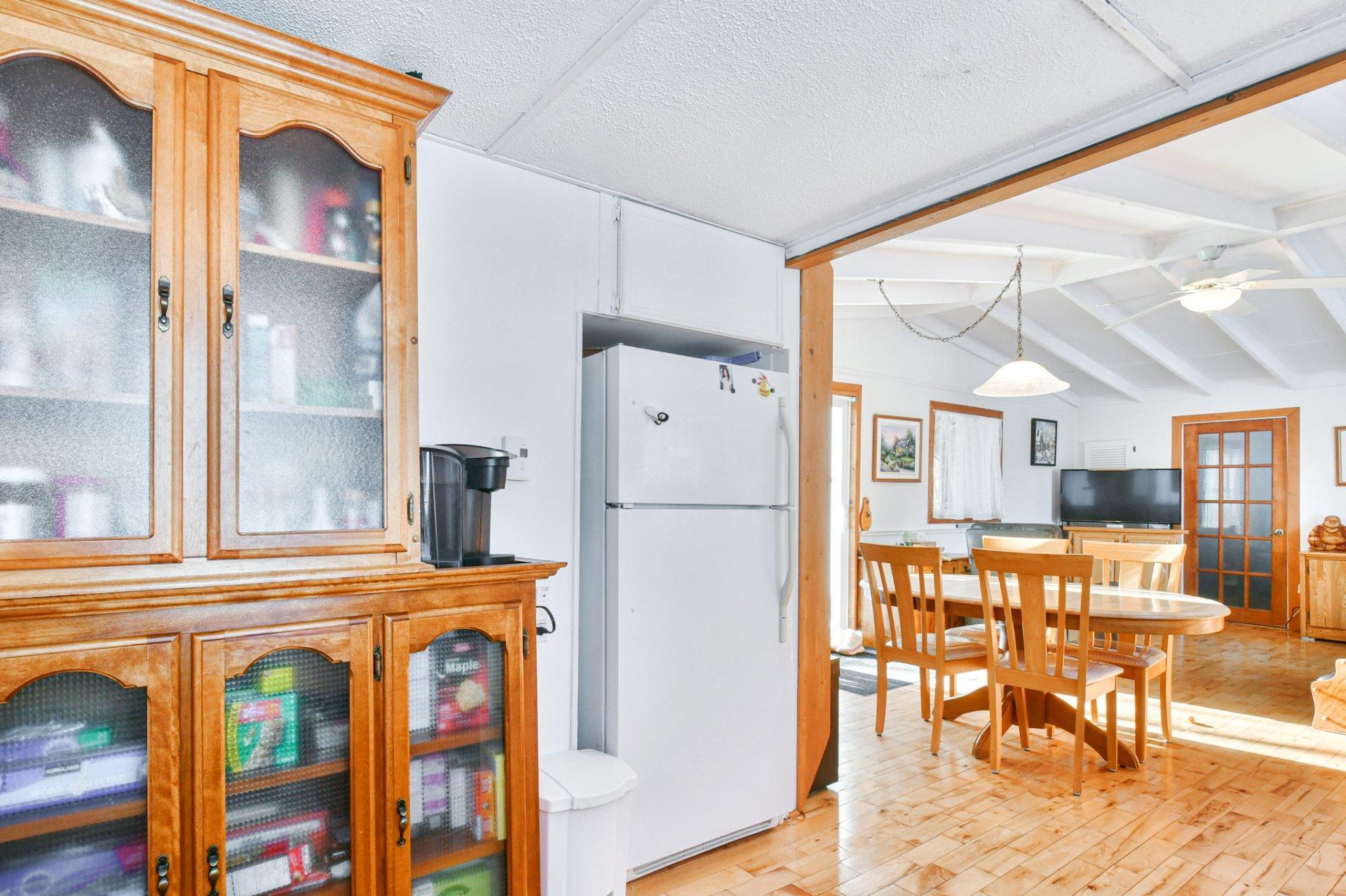 









958


Ch. des Habitations-des-Monts

,
Saint-Sauveur,




QC
J0R1R3

