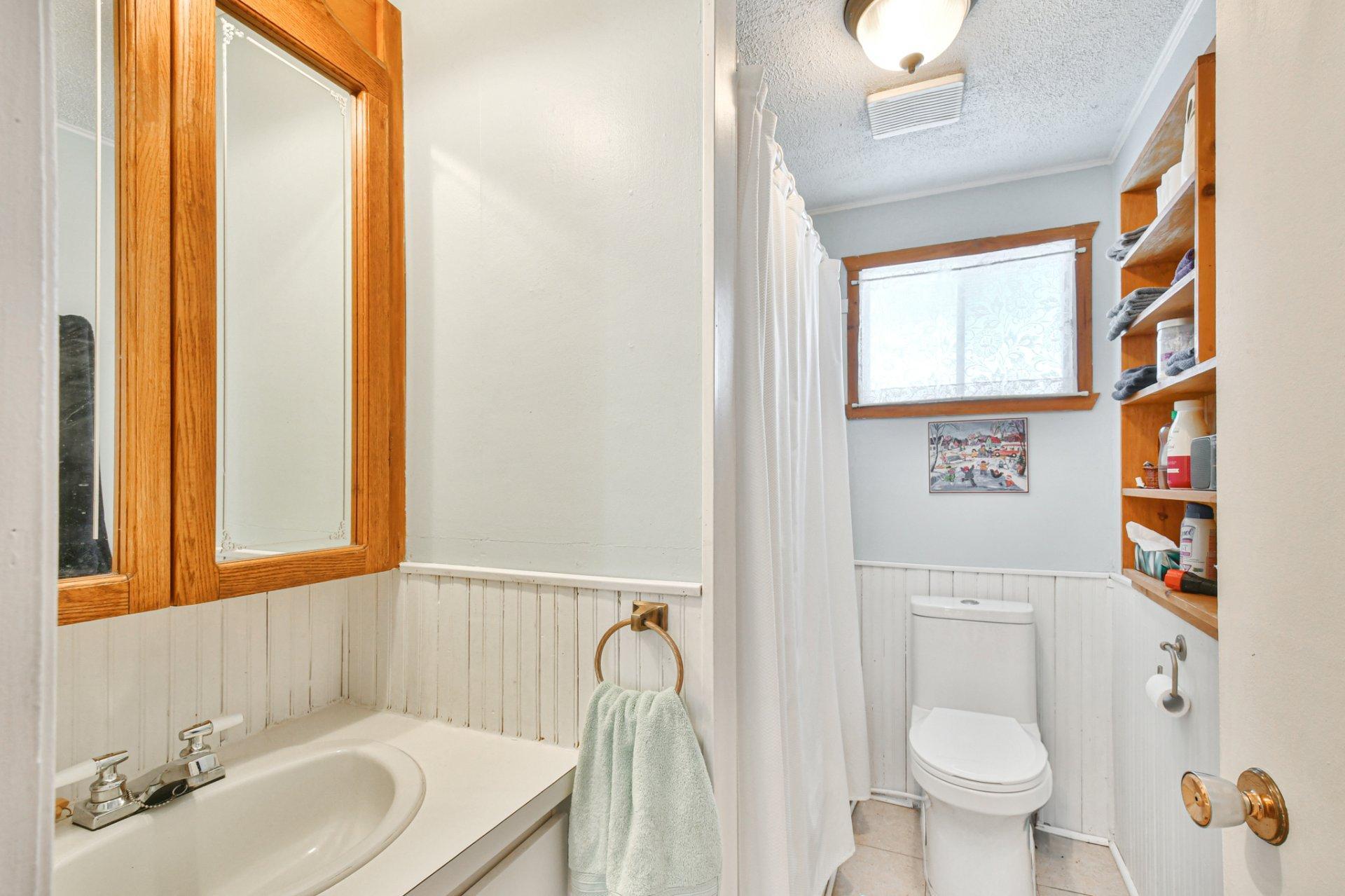 









958


Ch. des Habitations-des-Monts

,
Saint-Sauveur,




QC
J0R1R3

