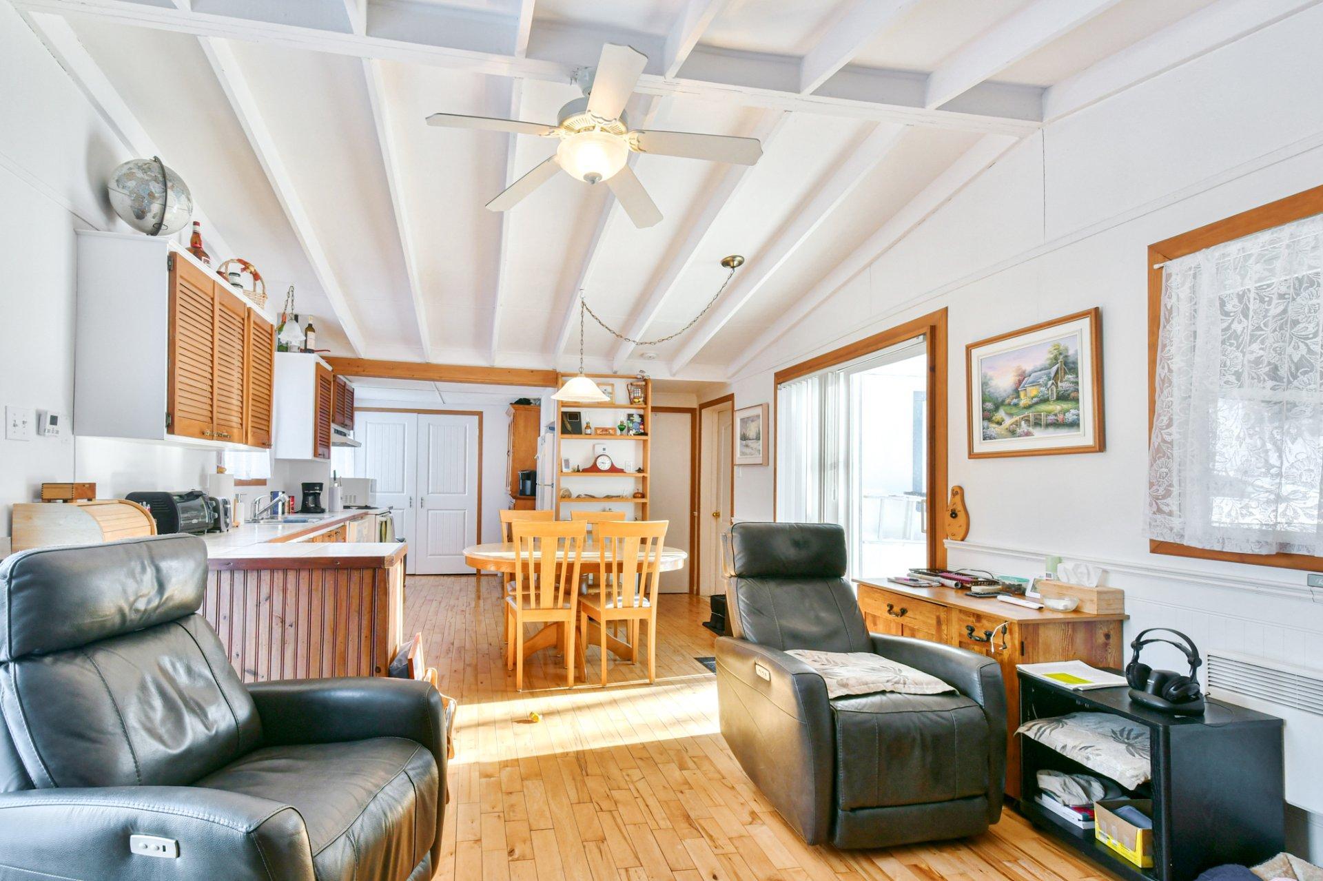 









958


Ch. des Habitations-des-Monts

,
Saint-Sauveur,




QC
J0R1R3

