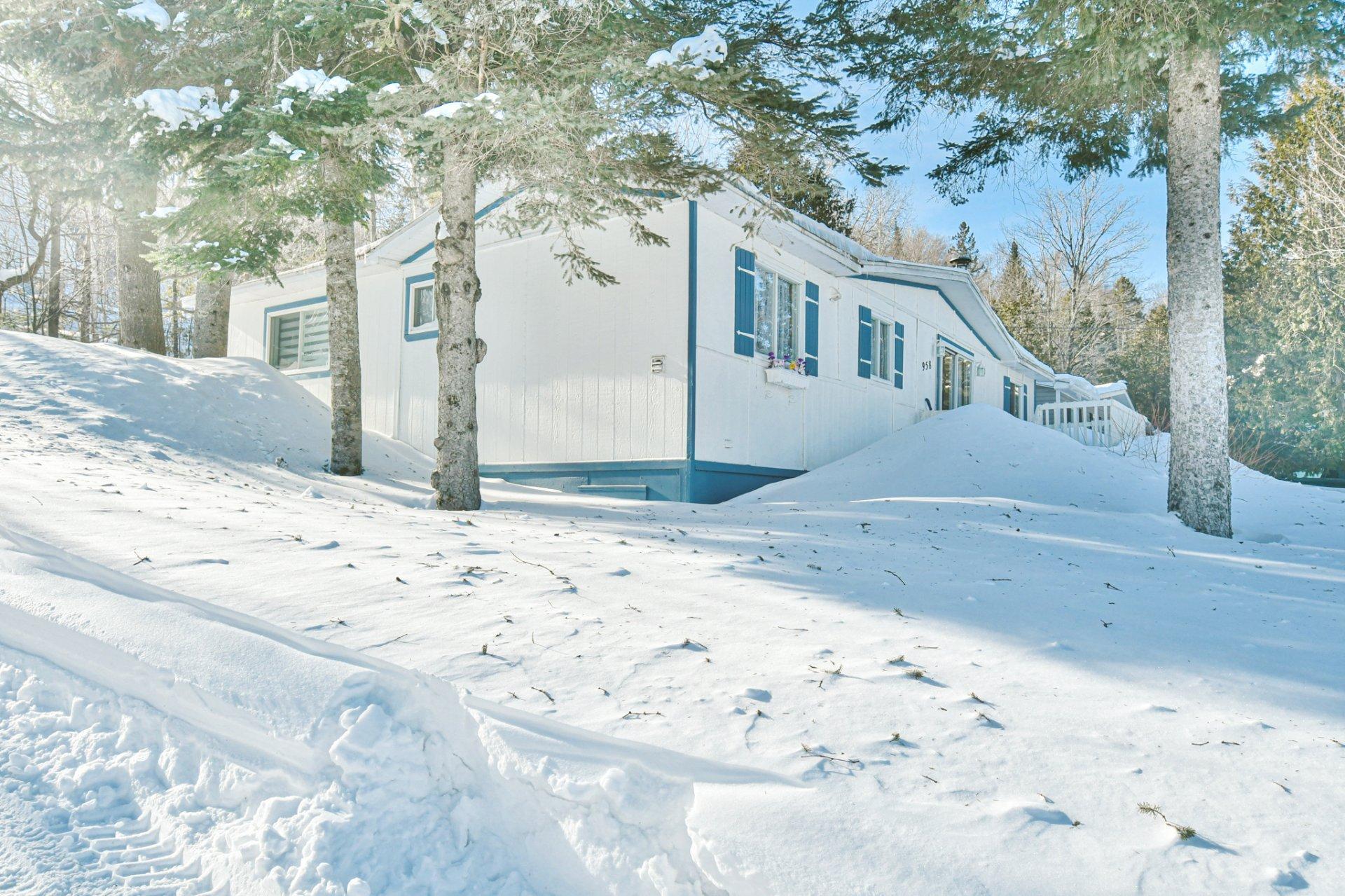 









958


Ch. des Habitations-des-Monts

,
Saint-Sauveur,




QC
J0R1R3

