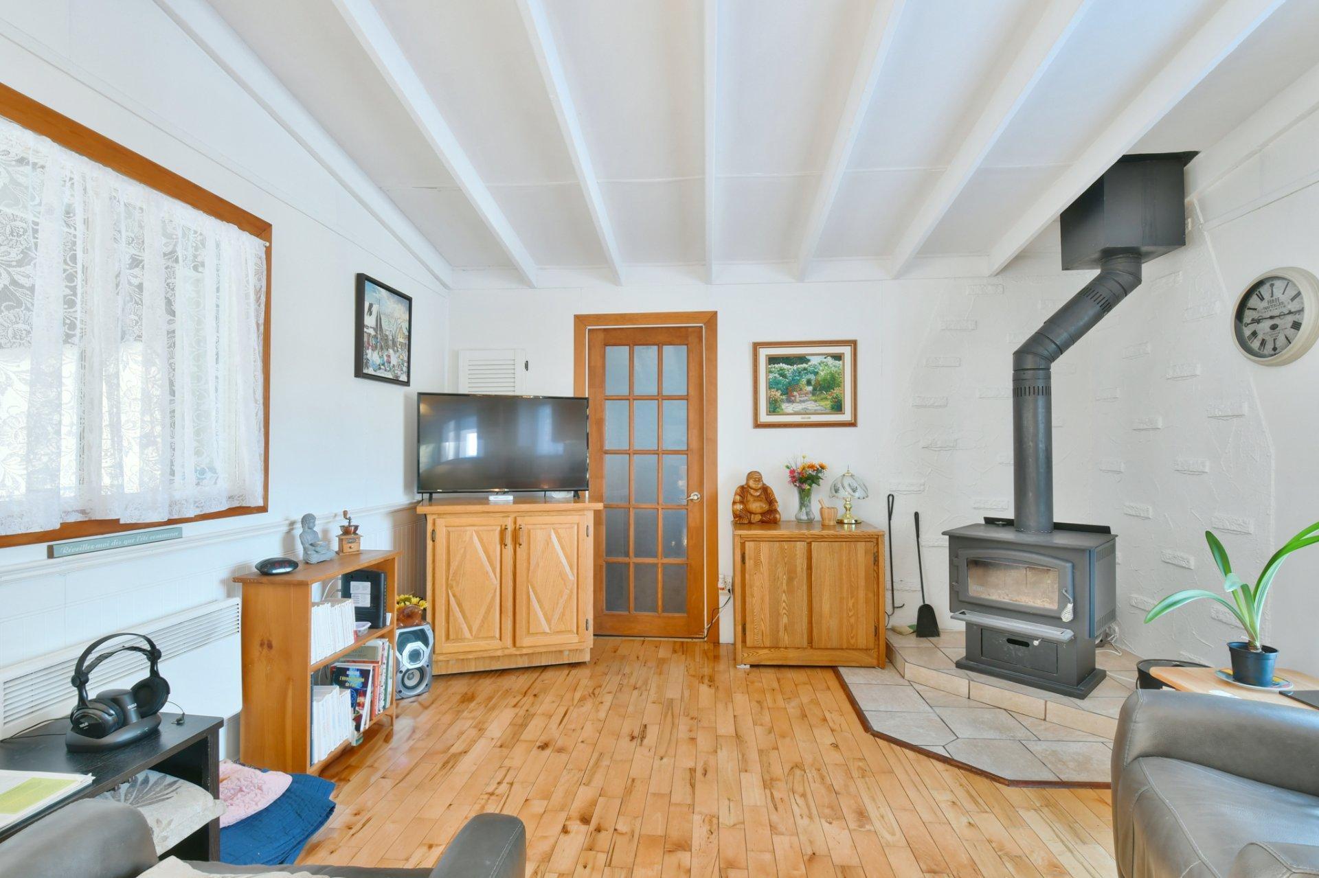 









958


Ch. des Habitations-des-Monts

,
Saint-Sauveur,




QC
J0R1R3

