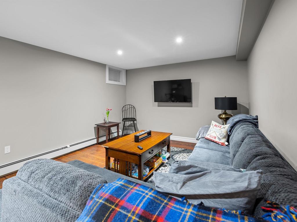 












245 Campbells Way

,
Cape Traverse,




PE
C0B 1X0

